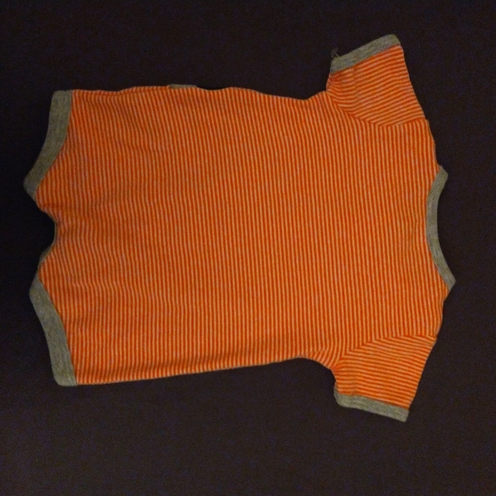 CARTERS 5 Rompers- NB - Picture 8 of 16